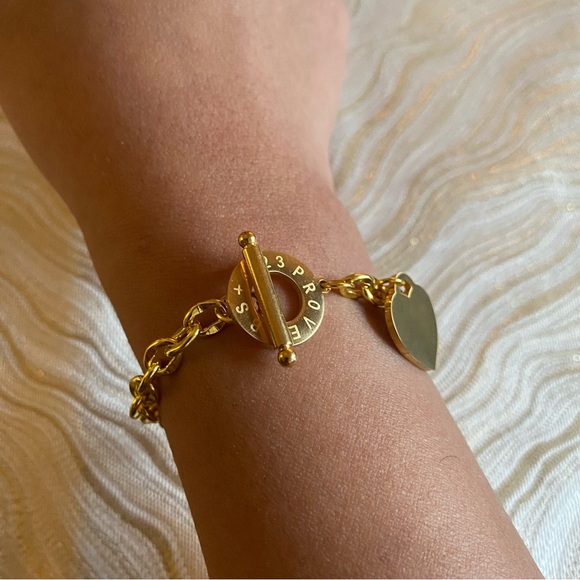 🌷$4 Bundle Add-on ~ Gold Plated Chain Bracelet w Toggle Clasp and Heart Charm - Picture 15 of 17